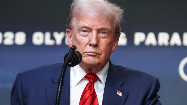 In vigore i dazi di Trump; trionfale il Presidente Usa, miliardi di dollari stanno affluendo qui