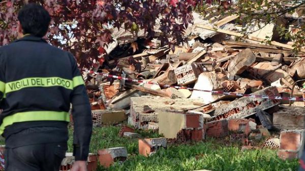 Incendio a Quargnento, fermato il proprietario della cascina