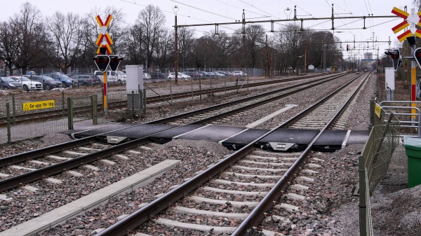 Incidente ferroviario a Trento, scontro tra un regionale e un carro merci, bilancio di tre feriti