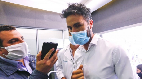 Indagato il medico personale di Maradona, è accusato di omicidio colposo per la morte dell'ex campione argentino