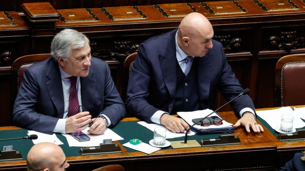 Iran, Crosetto e Tajani in Parlamento. Il ministro della Difesa: “L’attacco Usa fuori dal diritto internazionale”