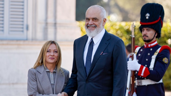 Italia-Albania, il patto Meloni-Rama sui migranti si rinnova: “Andiamo avanti, nonostante in tanti frenino”