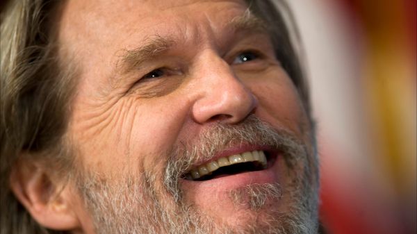 Jeff Bridges, l'annuncio su Twitter: "Ho il cancro"
