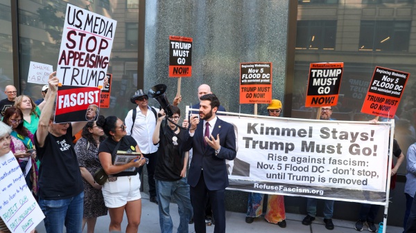 Jimmy Kimmel, bufera in Disney: tensioni e proteste dopo la sospensione