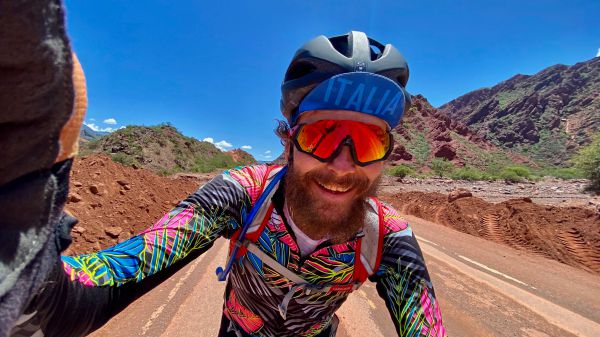 Jovanotti arriva su RaiPlay con il docu-trip "Non voglio cambiare pianeta, dagli Appennini alle Ande, 4000 km"