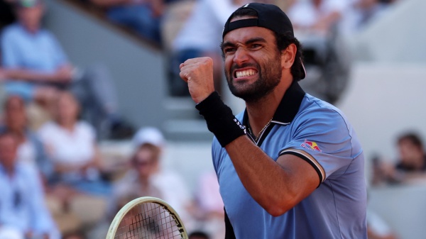 L'Italia domina il Roland Garros anche senza Sinner: Cobolli, Berrettini e Arnaldi volano ai quarti di finale