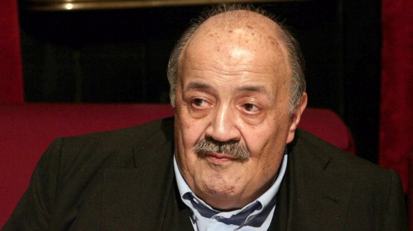 L'ultimo saluto a Maurizio Costanzo, folla di fan in Piazza del Popolo