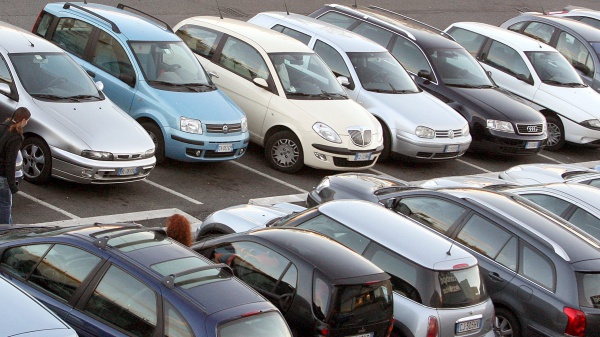 L'Unione Europea 'salva' l'automotive, cade il divieto di vendere motori termici dal 2035