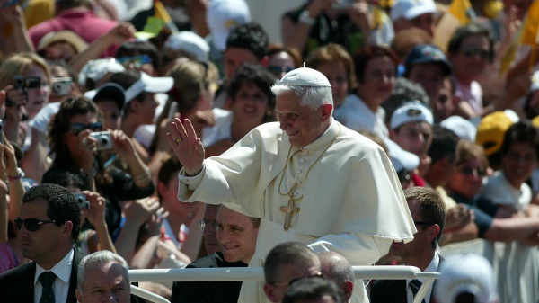 La guerra dei libri in Vaticano, uscito "Che cos'e' il cristianesimo" il libro postumo di Ratzinger