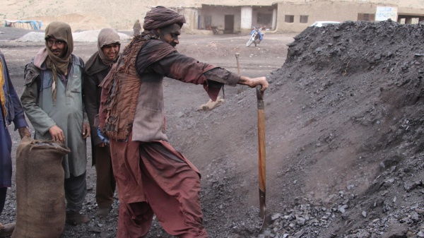 La guerra del Golfo: possibile azione terrestre sull'isola di Kharg, ucciso il capo della marina delle guardie rivoluzionarie