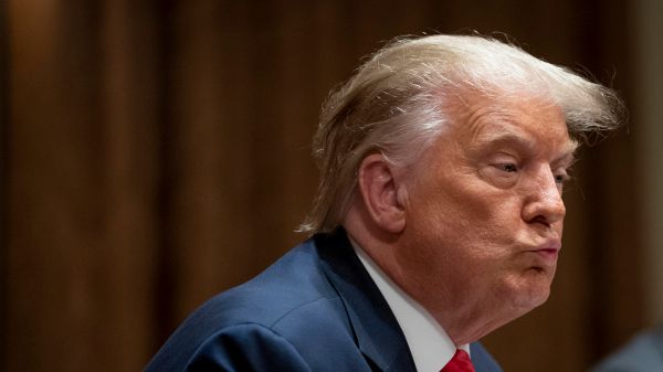 La procura di New York indaga Donald Trump per frode bancaria