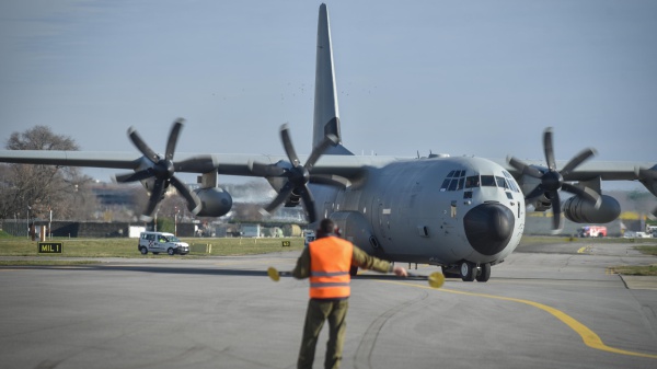 La strage di Crans Montana, il rientro in Italia delle salme. Il cordoglio dei parenti e delle istituzioni. La richiesta di giustizia