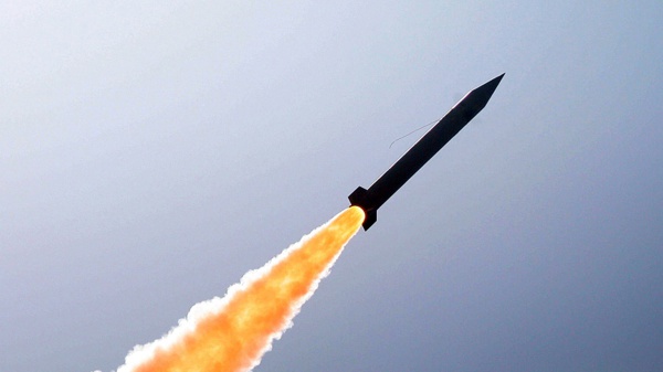 L’Iran ancora sotto le bombe, Khamenei teme di essere ucciso