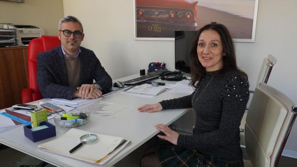 Lavoratrice precaria è incinta, azienda l'assume col posto fisso