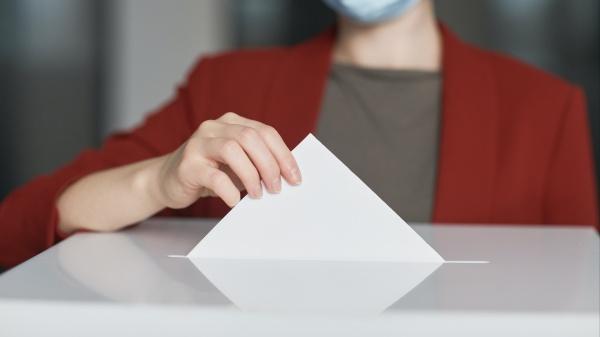 Le elezioni scatenano i social, spopola online l'hashtag #iononvoto