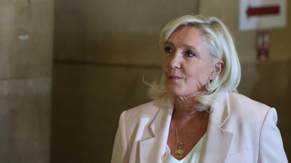 Francia, confermata la condanna per Marine Le Pen. Ma può candidarsi