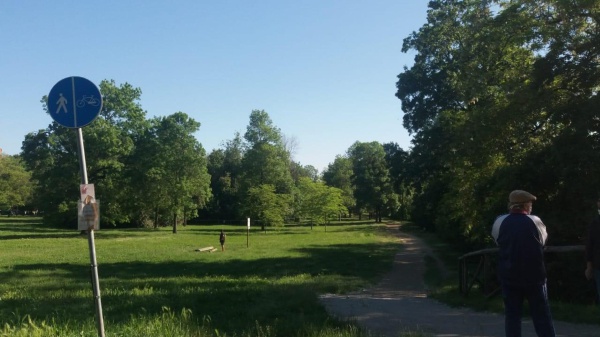Lutto per Laura Pausini, lo zio travolto da un' auto mentre era in bici, il conducente è scappato