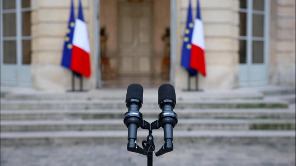 Macron  incarica di nuovo Lecornu, ha carta bianca, il premier: 'Chiuderò questa crisi