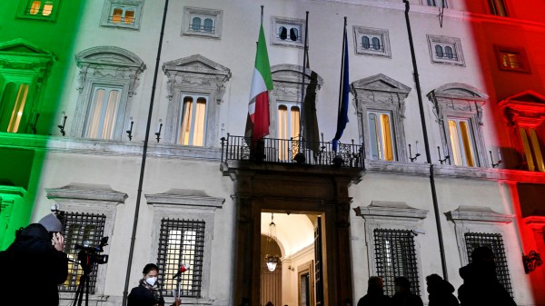 Maggioranza, adesso il futuro del governo Conte II M5S-Pd sembra davvero appeso ad un filo sottile