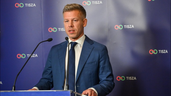 Magyar trionfa in Ungheria, si chiude dopo sedici anni l'era di Viktor Orban