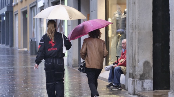Maltempo, allerta meteo in tutto i centro Nord. Allerta rossa in Veneto e arancione per sei regioni