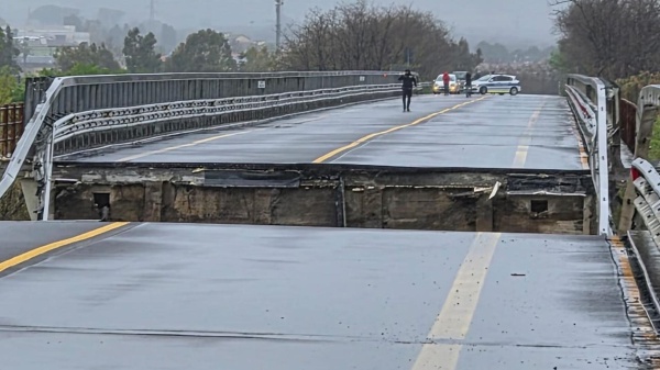 Maltempo senza sosta in Abruzzo, Molise e Puglia: ponte crolla sul fiume Trigno, chiuso un altro, disagi e ancora allerta rossa