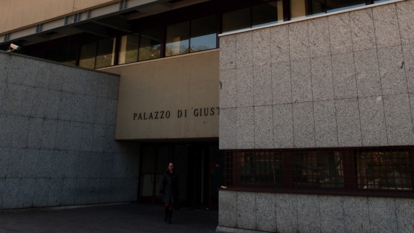 Mamma condannata a un anno e quattro mesi perchè costrinse la figlia a una dieta ferrea