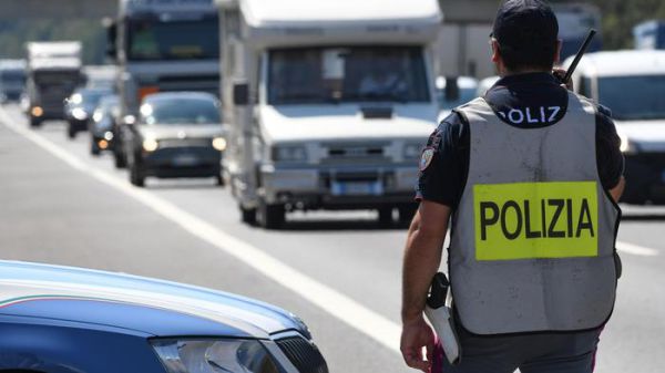 In Sicilia mamma e figlio scompaiono dopo un'incidente sull'autostrada A20