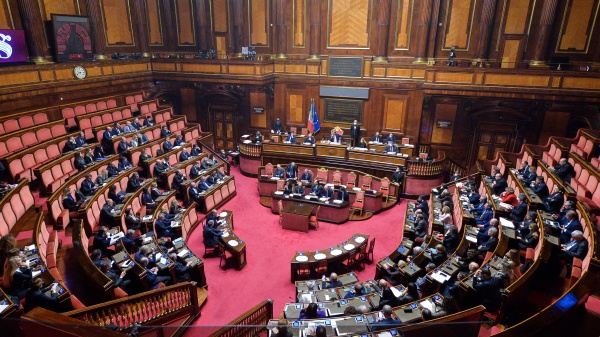 Manovra, alla prova dei numeri del Senato, domani la votazione di fiducia. Opposizione: “E’ iniqua”