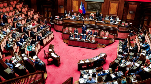Manovra economica: al Senato il governo la riscrive, ma le opposizioni insorgono: “Ci serve più tempo”