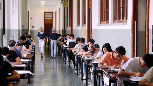 Maturità cambia, più spazio a tutte le discipline. Riforma tecnico-professionale in 100 scuole, timori sul Made Italy