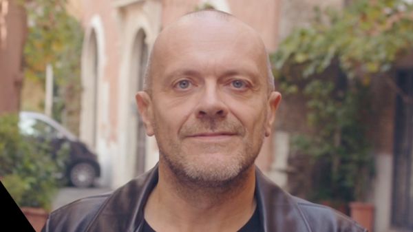 Max Pezzali, quarantena in famiglia tra musica e progetti futuri: "Al momento i concerti di luglio a San Siro sono confermati"