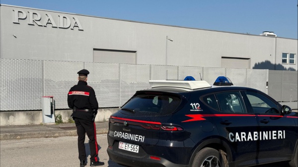 Maxi furto nello stabilimento di Prada a Venezia: centinaia di scarpe griffate rubate, per un valore di centinaia di migliaia di euro