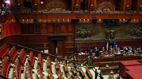 Mes, tensioni per il nuovo rinvio. I 5S: “Brutta pagina”, FdI: “Potevate votarlo quando governavate”