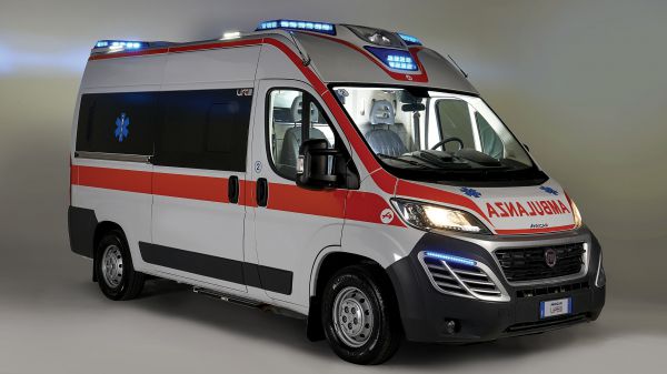 Milano, detenuto in permesso premio, accoltella un uomo, è grave