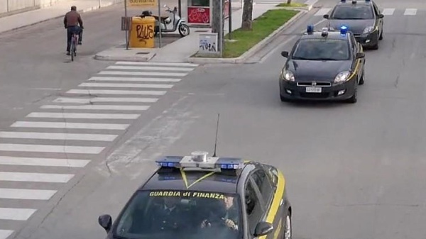 Milano: scoperta una organizzazione che gestiva un giro di escort per clienti facoltosi, ci sono molti calciatori