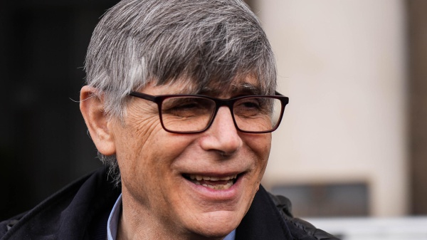 Minacce a Caivano, consegnato un proiettile a don Maurizio Patriciello durane la messa