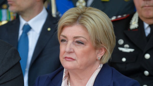 Ministro del Lavoro Calderone: "No a salario minimo per legge. In Italia manca il 46% delle figure professionali, servono investimenti"