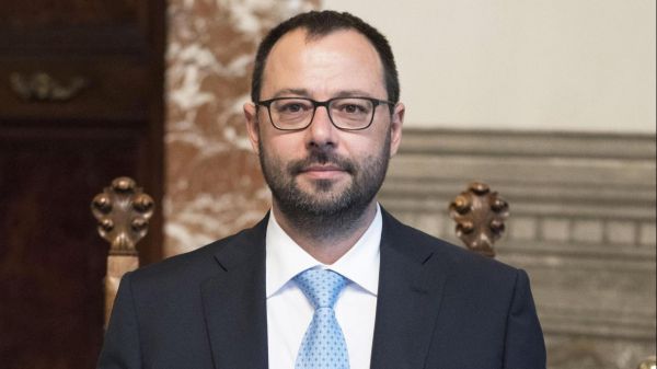 Ministro Patuanelli, il rapporto con i sindacati e le misure economiche per fronteggiare l’emergenza coronavirus