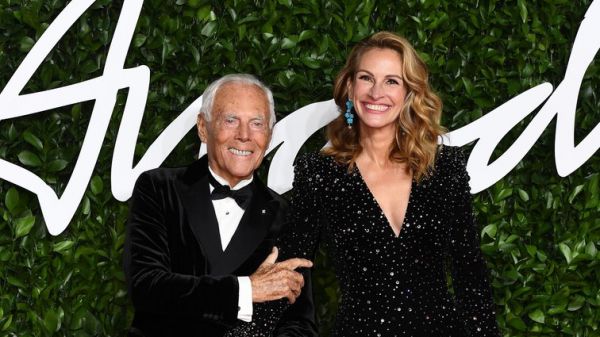Moda, Julia Roberts premia Armani a Londra