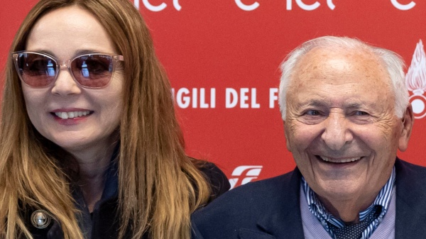 Mogol in volo  con la moglie con l'elisoccorso dei vigili del fuoco da Sanremo a Roma,"vigili splendidi"