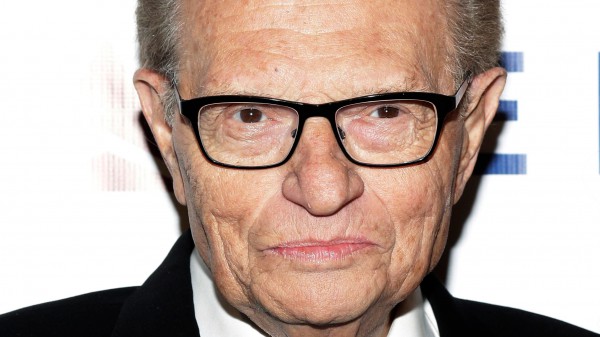 Morto Larry King, il re delle interviste televisive Usa, vittima ad 87 anni del Covid