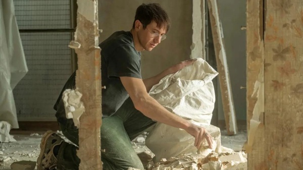 Mostra del Cinema 2025, À pied d’œuvre (At Work) di Valérie Donzelli: trama e recensione del film in concorso