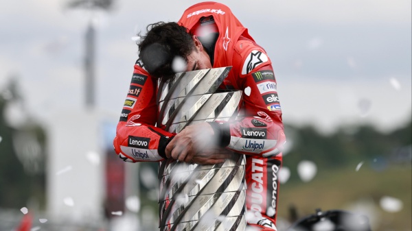 MotoGp, Bagnaia trionfa a Motegi,ma Marc Marquez è campione del mondo per la nona volta dopo sei anni di attesa