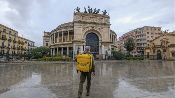 Niente accordo sui rider nell'Unione europea, muro di Francia e Germania
