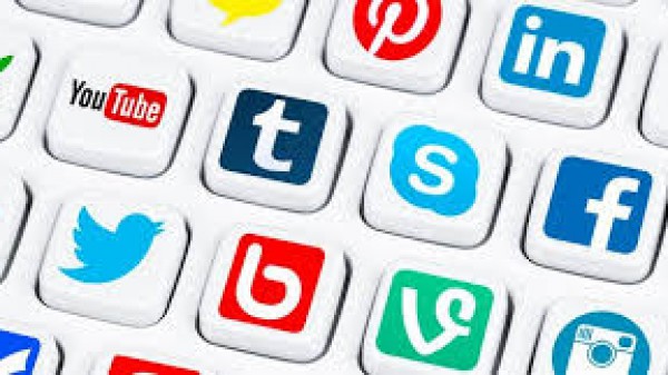 Novità e sicurezza per chi usa i social media, dalle storie verticali al frequente aggiornamento delle nostre password