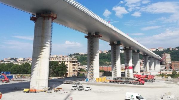 Nuovo ponte di Genova ad Autostrade, Crimi del M5s: "Non lo permetteremo"