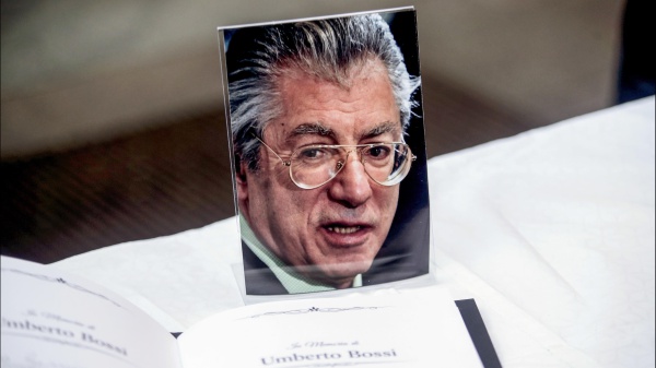 Oggi a Pontida i funerali di Umberto Bossi, ieri la politica ha perso un altro protagonista: Paolo Cirino Pomicino