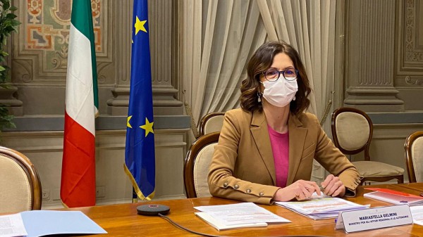Oggi il Cdm, ieri il vertice governo-regioni, verso la proroga di 30 giorni al blocco degli spostamenti