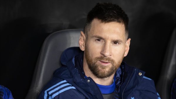 Oggi, lunedì 30 ottobre, si assegna il Pallone d'oro, il favorito è Lionel Messi